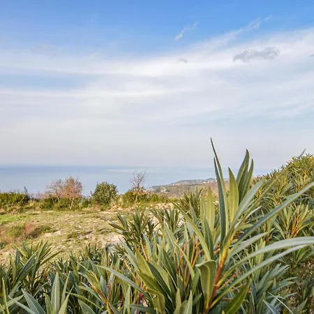 Semesterbostad Gorgeous In Zambrone With House Sea View Zaccanopoli